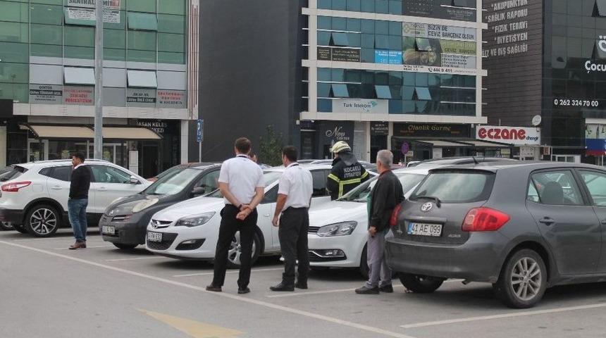 Oynadığı Anahtarın Kilitlediği Otomobilde Kalan Bebeği İtfaiye Kurtardı