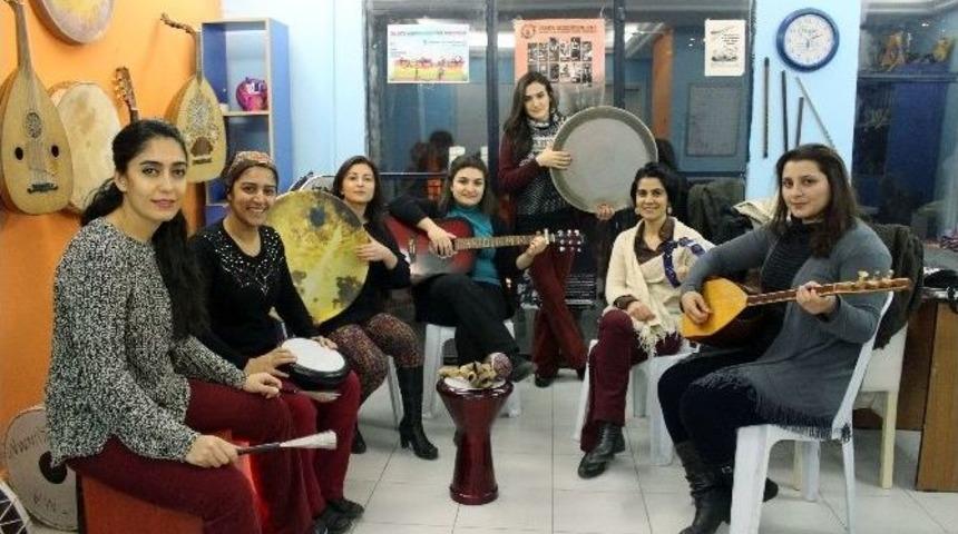 (&ouml;zel Haber) &rsquo;namus Belası&rsquo; Şarkısını Bir De Kadınlardan Dinleyin