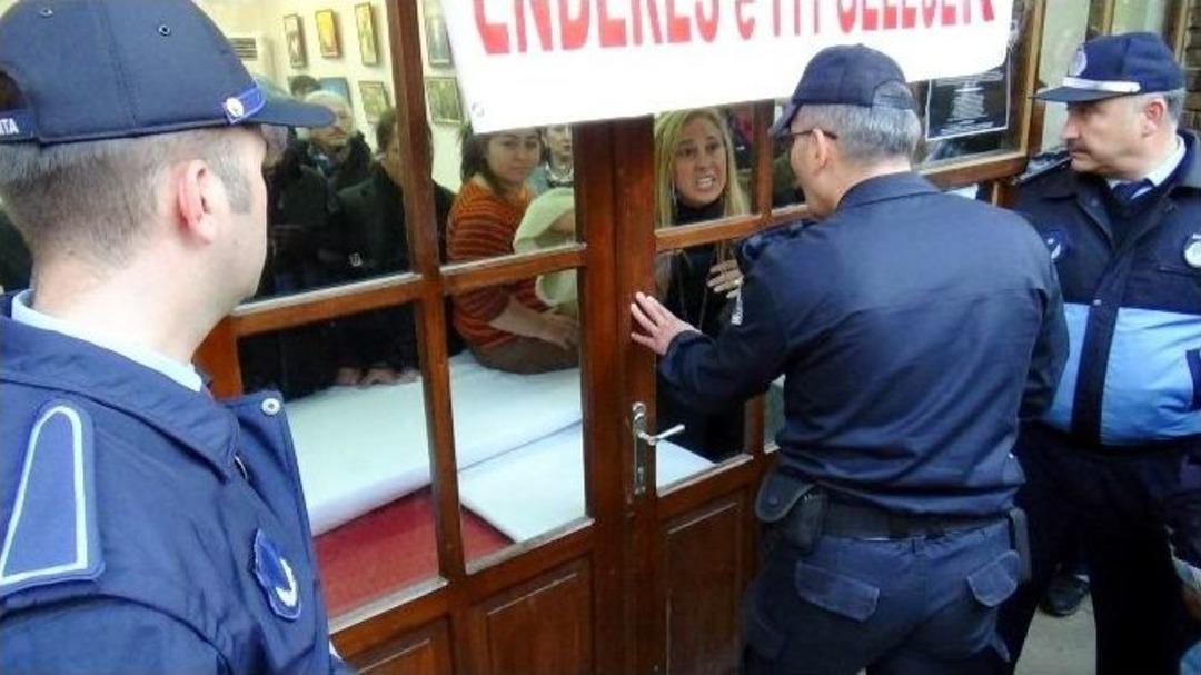 Ansan Arbedesinde Ressamın Sergi &Ccedil;ığlığı