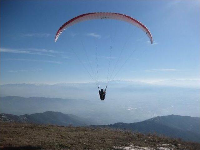 &Uuml;niversite &Ouml;ğrencilerinin İzmir&rsquo;de Yama&ccedil; Paraş&uuml;t&uuml; Keyfi 2