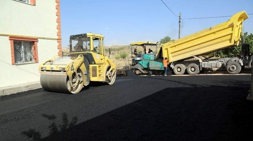 Fatih Mahallesinde Sıcak Asfalt &Ccedil;alışmasına Başlandı