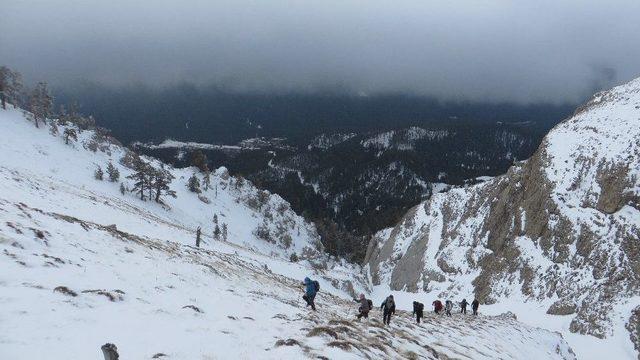 Ölen Arkadaşlarını Anmak İçin Ilgaz’a Tırmandılar