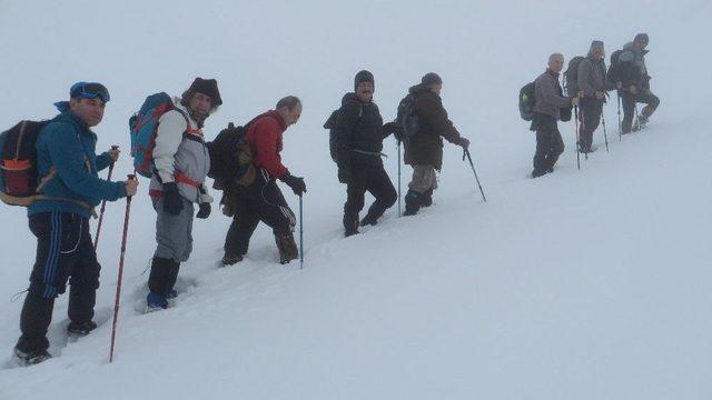 Ölen Arkadaşlarını Anmak İçin Ilgaz’a Tırmandılar