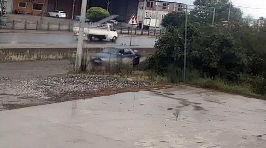 &Ouml;lesiye D&ouml;v&uuml;len Yaşlı Adamın G&ouml;r&uuml;nt&uuml;s&uuml; Kamerada