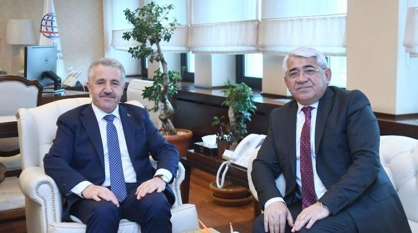 Başkan Kara&ccedil;anta, Bakan Arslan İle Bir Araya Geldi