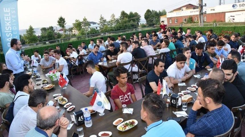 Başkan Ayaz Gen&ccedil;lerle Bir Araya Geldi