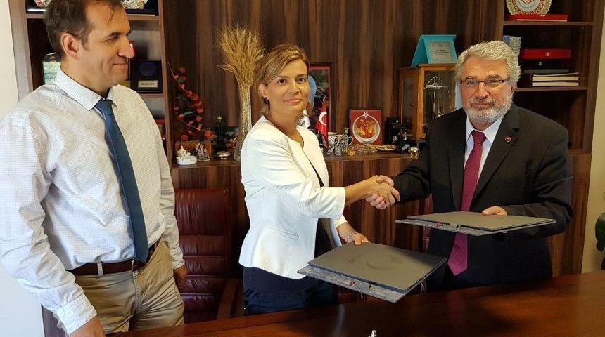 Konya Gıda Ve Tarım Üniversitesi Özel Bir Laboratuvar Firmasıyla İşbirliği Protokolü İmzaladı