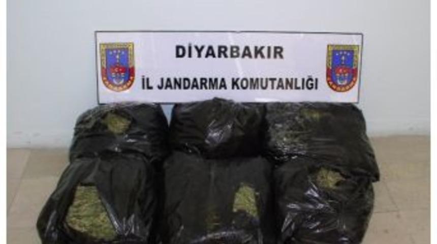 Diyarbakır&rsquo;da 36 Kilogram Esrar Ele Ge&ccedil;idi