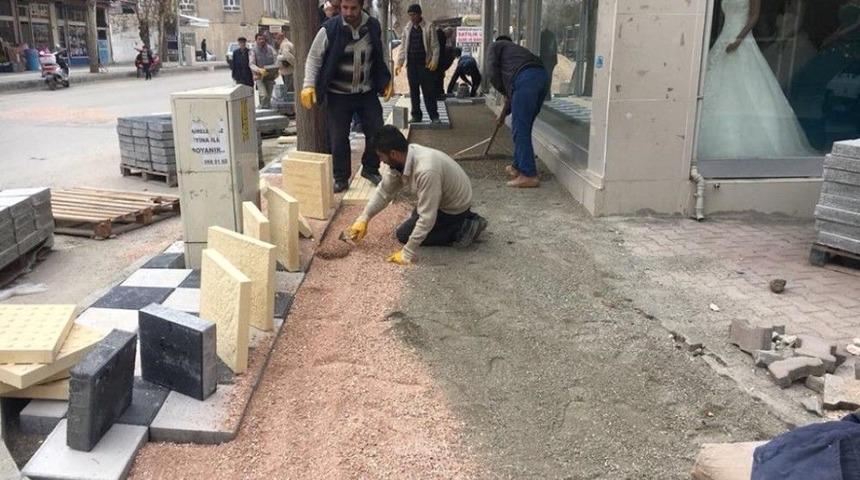 Adıyaman Caddelerinde Kaldırım Yenileme &Ccedil;alışmaları Başladı