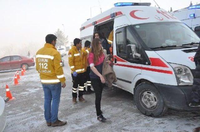 Öğrenci Servisi Otomobille Çarpıştı; 9'u Öğrenci 12 Kişi Yaralandı