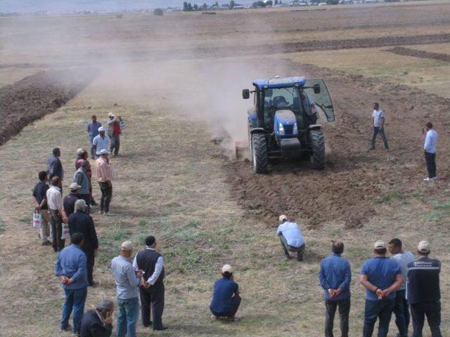 Erzurum’lu Çiftçiler Tarım Ve Teknoloji Road Show Saha Etkinliğinde Bir Araya Geldi