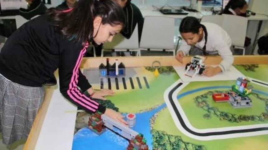 &lsquo;&lsquo;robot Tasarımını&rdquo; &Ouml;ğrenen &Ouml;ğrencilere Sertifika