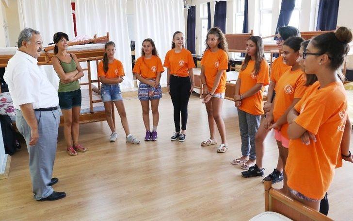 Çocuklar Klavyeye Değil, Toprağa Basıyor G2