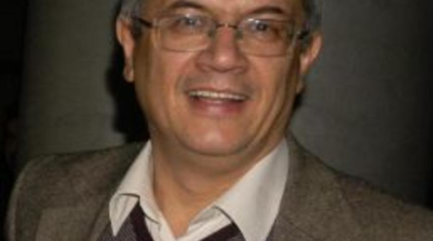 Felsefe profes&ouml;r&uuml;, odasında kalp krizi ge&ccedil;irip &ouml;ld&uuml;