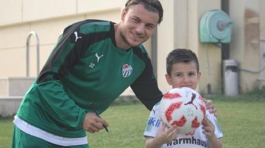 Bursaspor Minik Yasin'in Hayalini Gerçekleştirdi