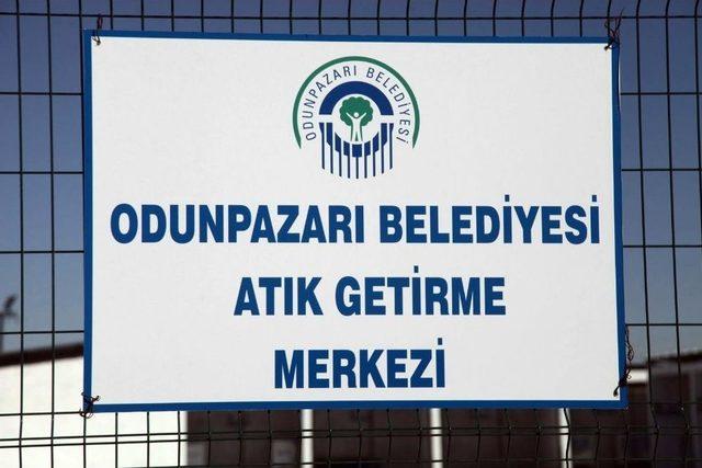 Atık Getirme Merkezi’nde 14 Çeşit Atık Toplanıyor