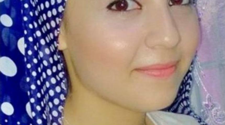 Platonik Aşık, G&uuml;ls&uuml;m'&uuml; Ka&ccedil;ırdı