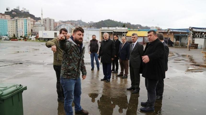 Rize&rsquo;de Vali Bektaş Ve Belediye Başkanı Kasap Balık&ccedil;ı Hali Esnafı İle Buluştu