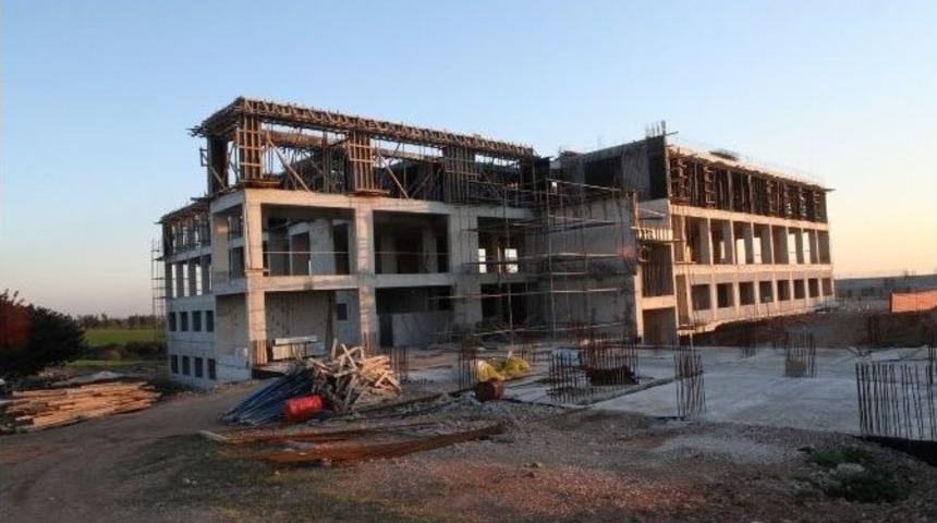 &Ccedil;&uuml; Anaokulu Ve Hukuk Fak&uuml;ltesi İnşaatları Devam Ediyor