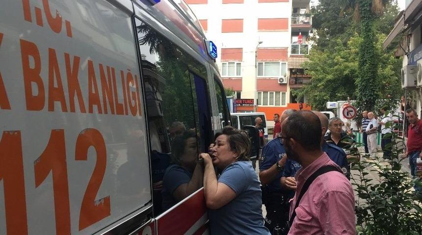 Alkoll&uuml; Şahıs, Kendisini İ&ccedil;eri Almayan Lokantacıyı Bı&ccedil;akladı