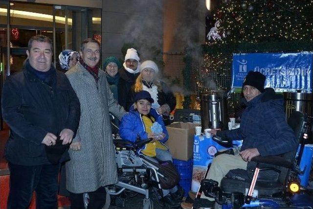 Tepebaşı’ndan Soğuk Havada Sıcak Salep İkramı