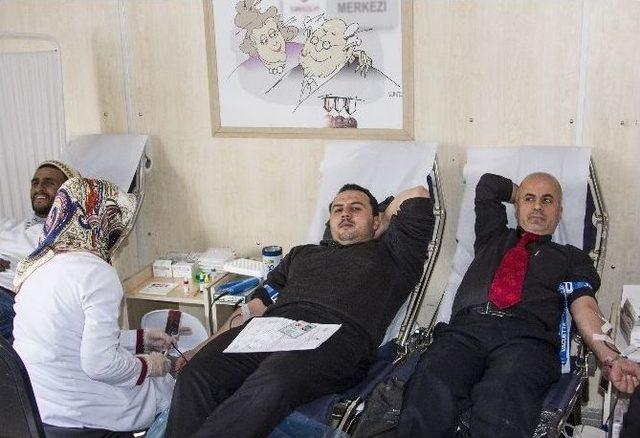 Ahlat&rsquo;ta Kan Bağışı Kampanyası 1