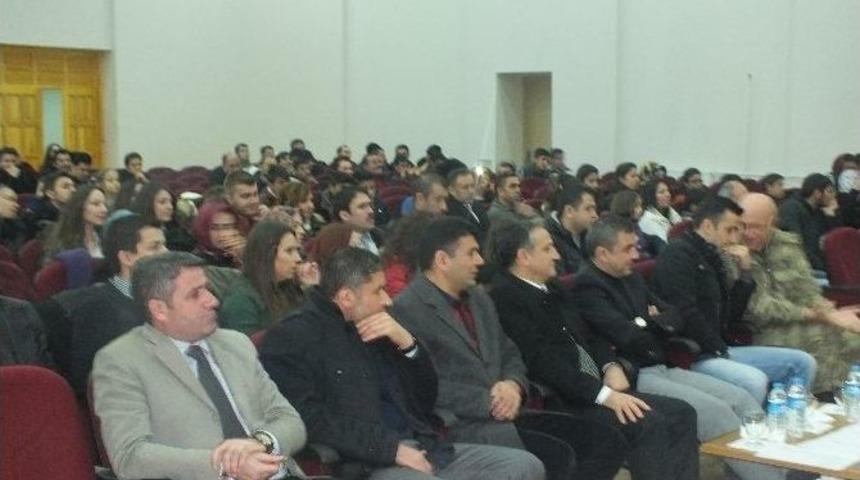 &Ouml;ğrencilerden M&uuml;zik Dinletisi