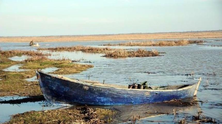 7 Kişiye Mezar Olan G&ouml;l, B&ouml;lge Halkının Ge&ccedil;im Kaynağı