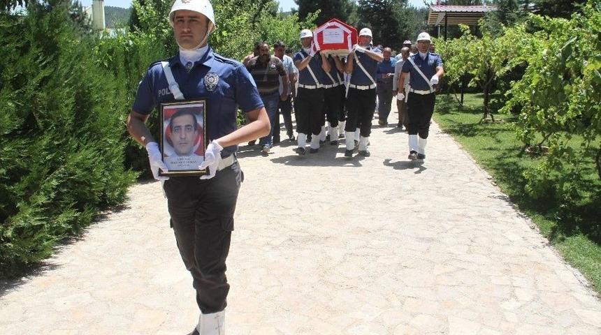 Mesai Arkadaşının Şehit Ettiği Polis, Son Yolcuğuna Uğurlandı