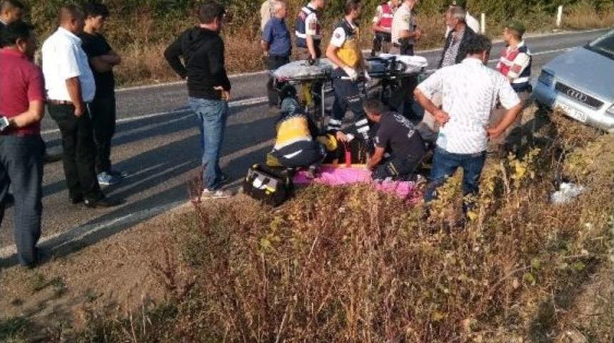 Otomobil Yoldan &Ccedil;ıktı: 2 Yaralı