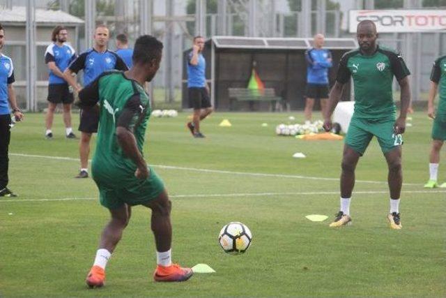 Bursaspor'da Batalla'nın Tedavisi Sürüyor