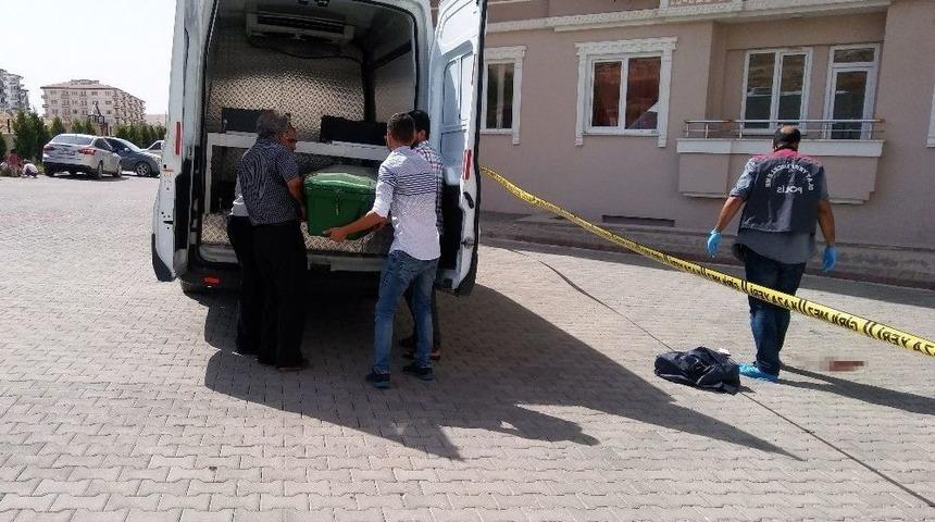 Polisin Ş&uuml;pheli Bulduğu İntiharda Sır Perdesi Otopsinin Ardından Aralanacak