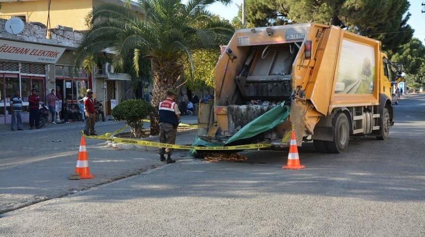 Bağarası&rsquo;nda Yaşlı Adam &Ccedil;&ouml;p Kamyonunun Altında Kaldı