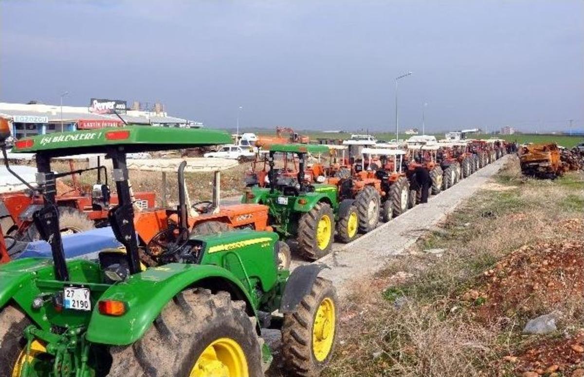 Kilometrelerce Uzunluğunda Trakt&ouml;r Kuyruğu