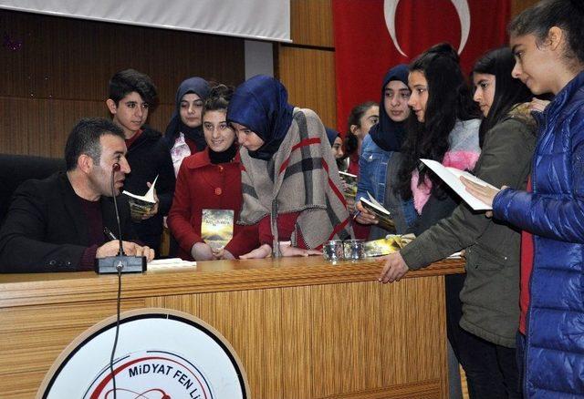 Midyat’ta ‘yazar-öğrenci’ Buluşmaları Başladı