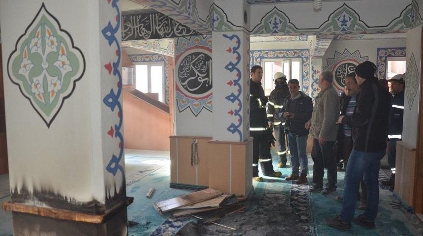 &Uuml;nye&rsquo;de Camide Yangın