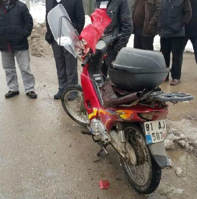 Minibüse Çarpan Motosiklet Sürücüsü Yaralandı