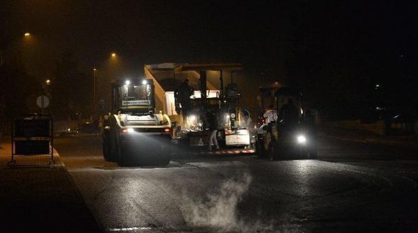 Muratpaşa Asfalt Çalışmalarını Sürdürüyor