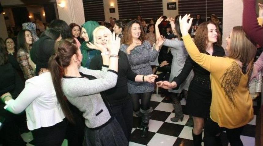 Devrek&rsquo;te Okul Aile Birliği&rsquo;nden Kadınlar Matinesi