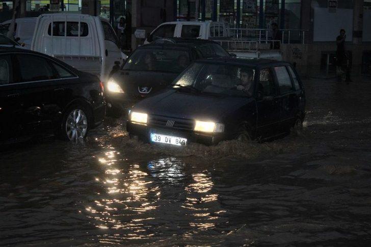 Tekirdağ’da Dere Taştı, Sürücüler Mahsur Kaldı G1