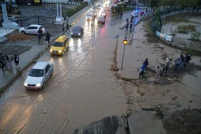 Tekirdağ'da Sağanak Yağış Hayatı Olumsuz Etkiledi