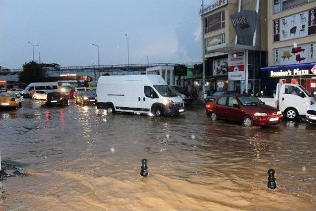 Tekirdağ'da Sağanak Yağış Hayatı Olumsuz Etkiledi