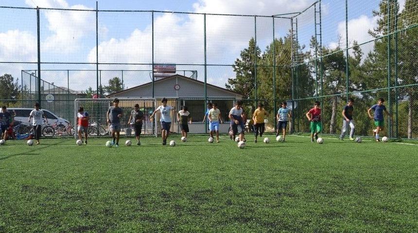 Erdemli’de Yaz Spor Okulları Yaygınlaşıyor