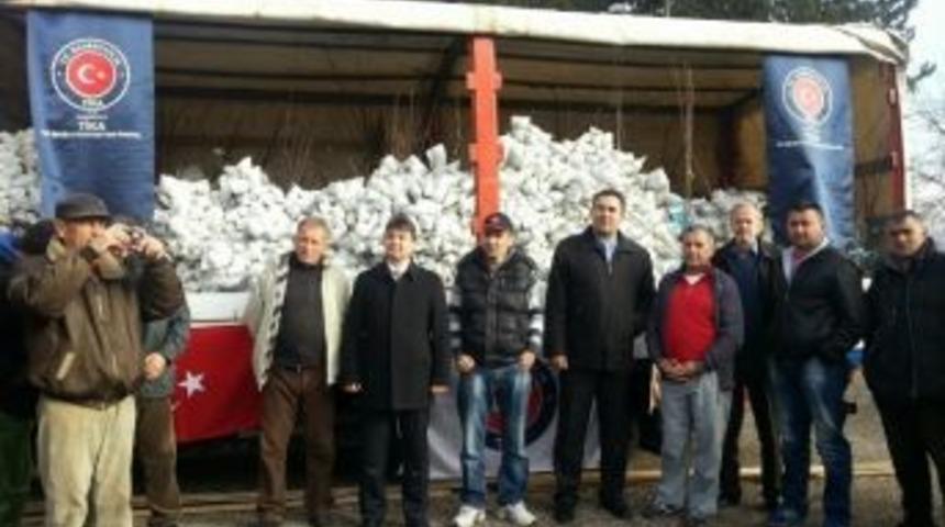 Karadağ&rsquo;da Bistritsalı &Ccedil;ift&ccedil;ilere Meyve Fidanı Dağıtımı Ger&ccedil;ekleştirildi