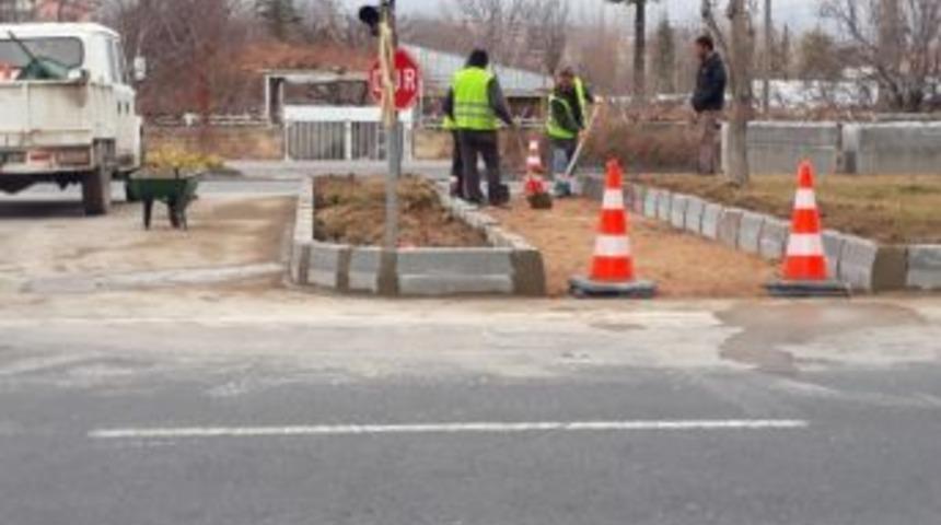 Niğde, Alpaslan Türkeş Bulvarı’nda Yaya Geçidi Çalışması Yapıldı