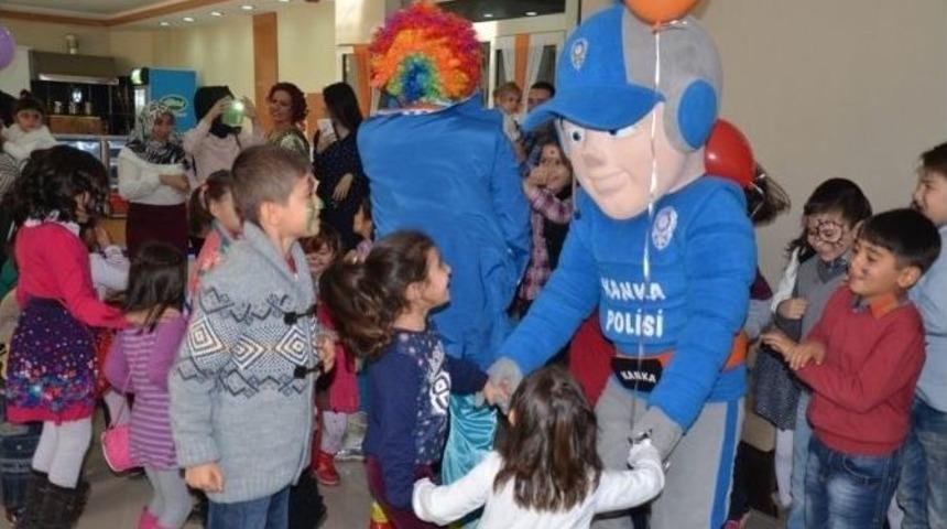 Polis Eşlerinden Anlamlı Destek