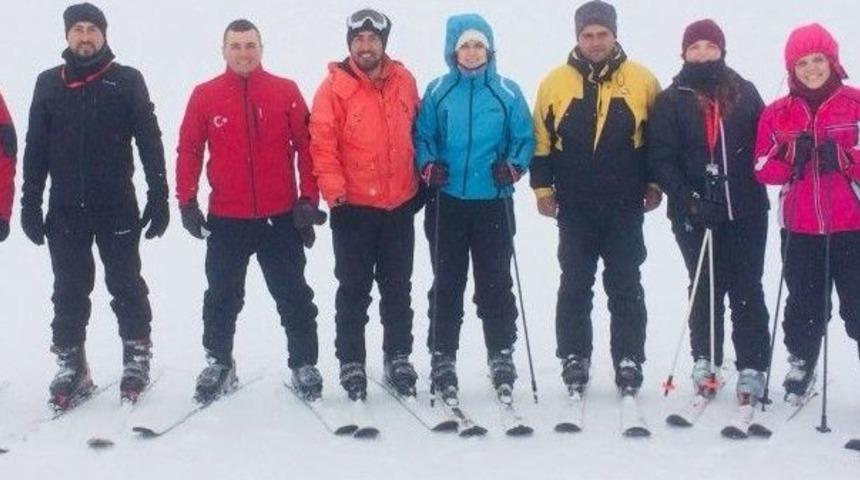 Eğirdir Belediyespor&rsquo;dan Kayak Eğitimi