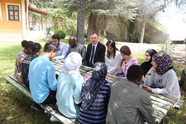 Yabancı Uyruklu Sdü Öğrencileri, Üniversite Ve Şehirden Memnun