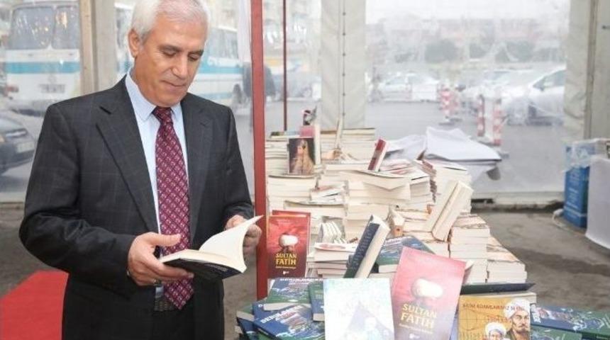 Nil&uuml;fer&rsquo;de Kitap G&uuml;nleri
