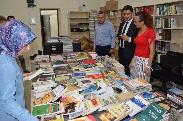 Kitapsaray’dan Millet Kıraathanesine Kitap Desteği